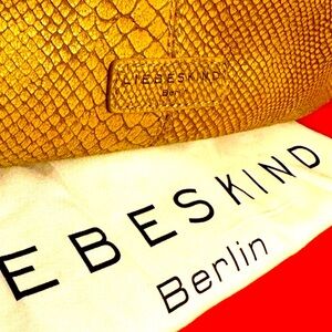 WOW POSHMARK Authentic NWT Liebeskind XL Leather Snakeskin Texture Vacation Tote